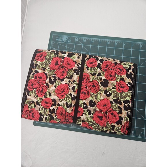 Betsy Johnson Travel Diaper Changing Pad Roses Tri Fold w/ Insulated Bottle Bag - Picture 5 of 11